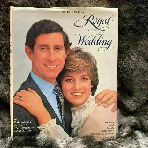 Vintage  Royal wedding trio - Picture 4 of 4